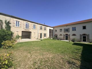  Maison à louer 9 pièces 371 m²