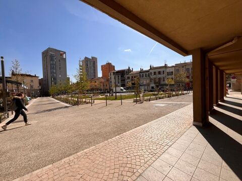 LOCAL COMMERCIAL 90000 69600 Oullins