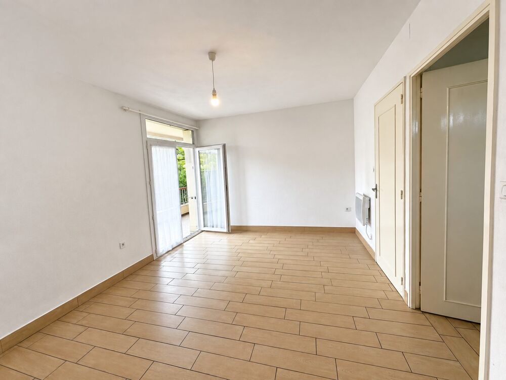 Un ensemble de 4 appartements vacants à vendre, destinés à l'