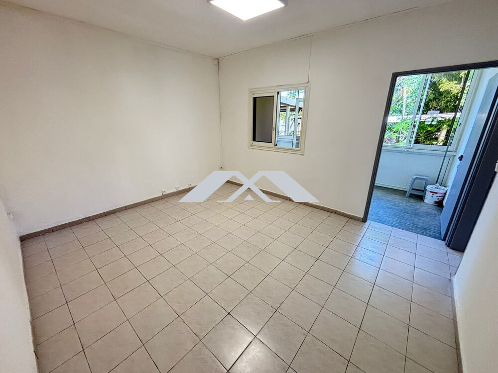 Location Appartement Appartement T4 en rez-de-chaussée avec jardin – Centre-ville Saint joseph