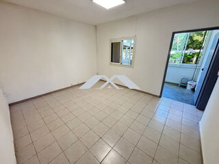  Appartement à louer 4 pièces 84 m²