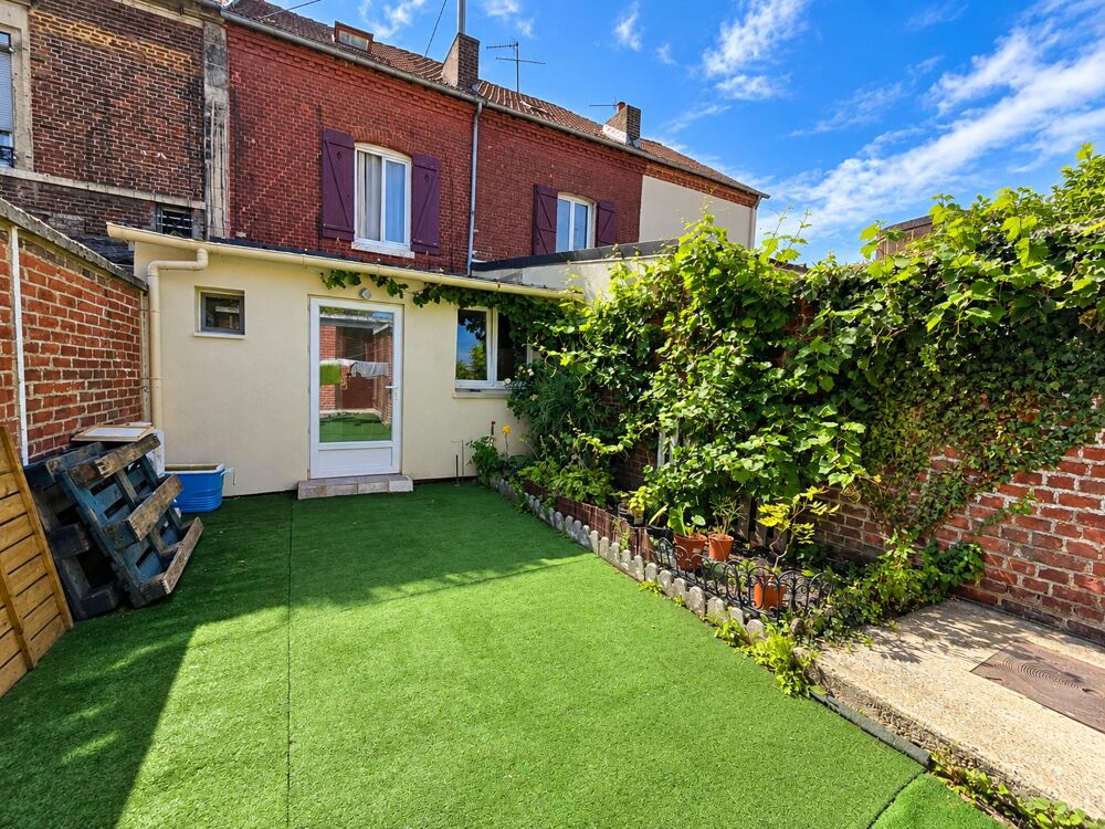 Location Maison A LOUER - Maison de ville 3 chambres avec jardin - proche gare Noyon