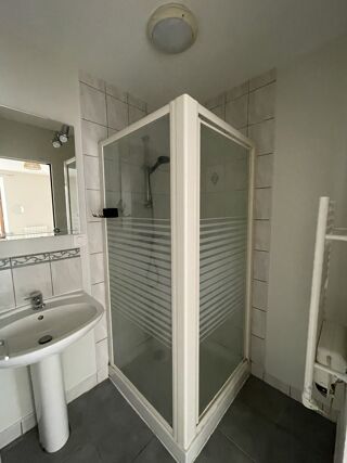  Appartement à louer 3 pièces 60 m²
