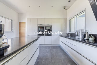  Maison à vendre 13 pièces 329 m²