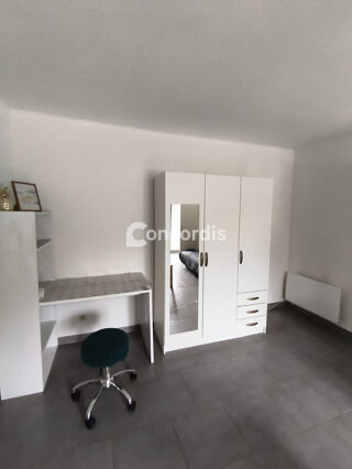 Appartement à louer 1 pièce 32 m²