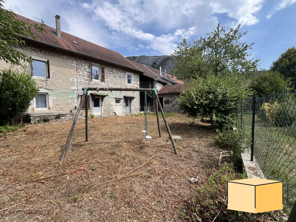 VIRIGNIN  Belle propriété familiale de 177 m² avec jardin