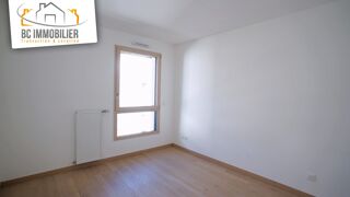  Appartement à louer 3 pièces 68 m²