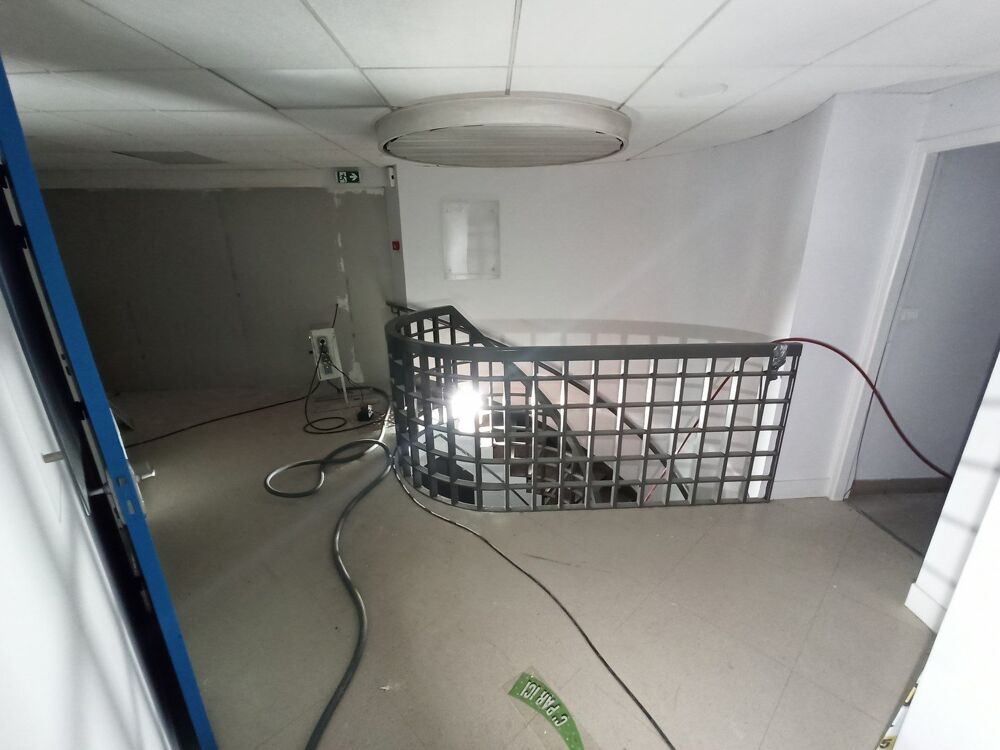   BUREAUX / COMMERCE / AGENCE 160 m² Limoges