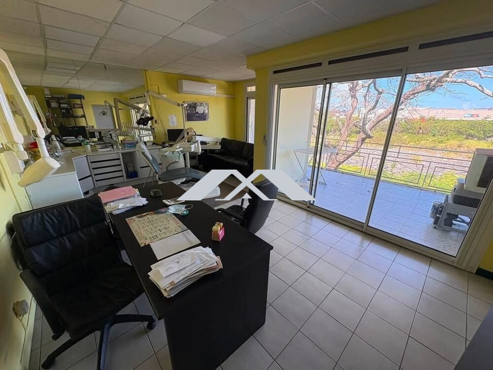 Vente Immeuble SUPERBE OPPORTUNITÉ D'INVESTISSEMENT – HYPER CENTRE DE SAIN Saint joseph