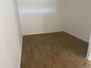  Appartement à louer 3 pièces 104 m²