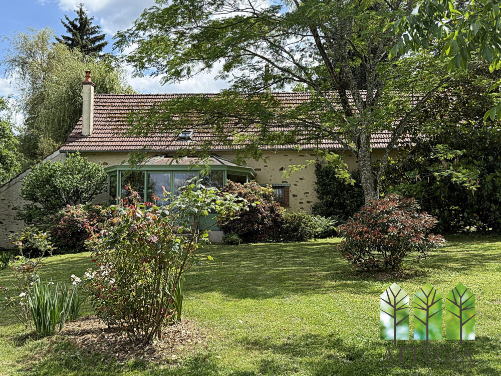 Maison de campagne rénovée avec verger, prairie et abri chevau