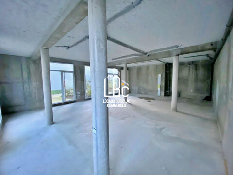   Ile de Nantes CHU - À louer local commercial 116 m² 