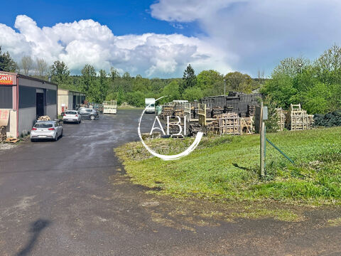   Sur 1.25 ha, Bâtiment industriel avec 3 locataires de 1400 m² 