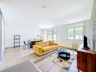  Appartement à louer 3 pièces 75 m²