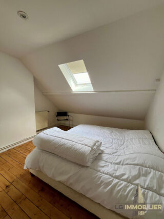  Appartement à louer 4 pièces 109 m²