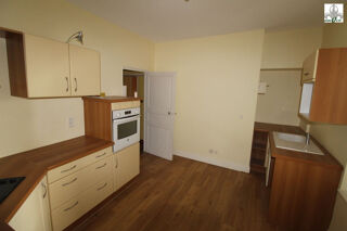  Appartement à louer 5 pièces 169 m²