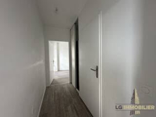  Appartement à louer 4 pièces 80 m²