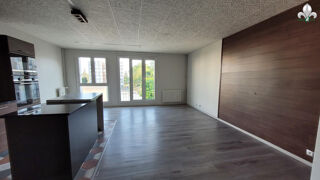  Appartement à louer 4 pièces 80 m²
