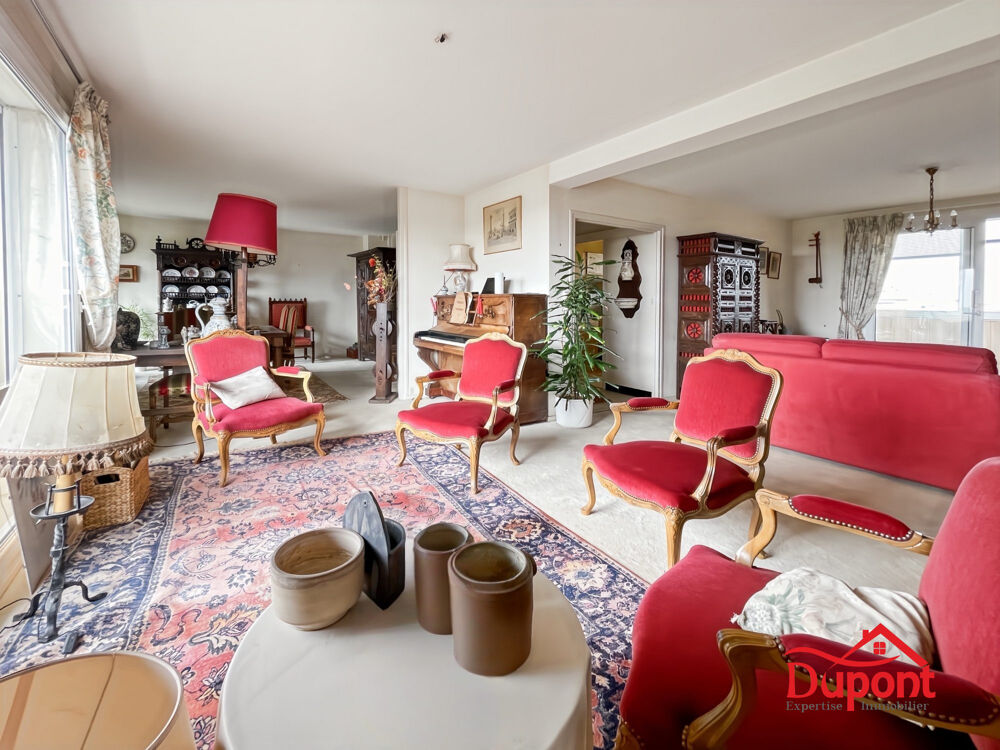 Appartement 113m2, trois chambres, balcon, cave, place de,parkin