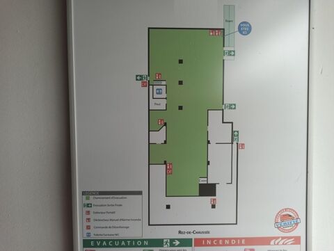 LOC. Local Commercial 600m&sup2; + Parking 50. LIMOGES 4500 87000 Limoges