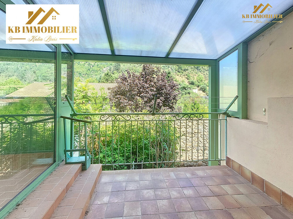 maison avec terrasse et une cave