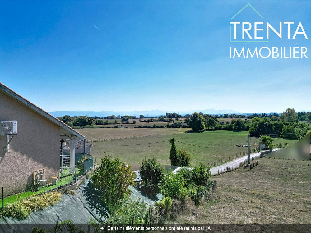 Maison avec piscine et vue campagne à 5 min de La Tour-du-Pin
