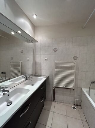  Maison à louer 5 pièces 100 m²