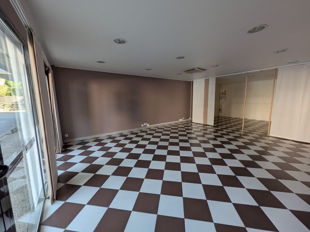   VANNES NORD - LOCAL COMMERCIAL d'environ 50 m² 