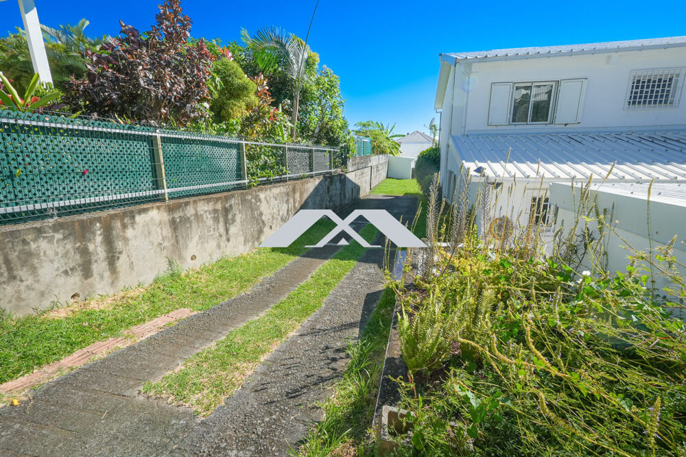 Vente Maison Maison familiale T4 avec jardin à Bois de Nèfles Sainte-Clotil Saint-denis