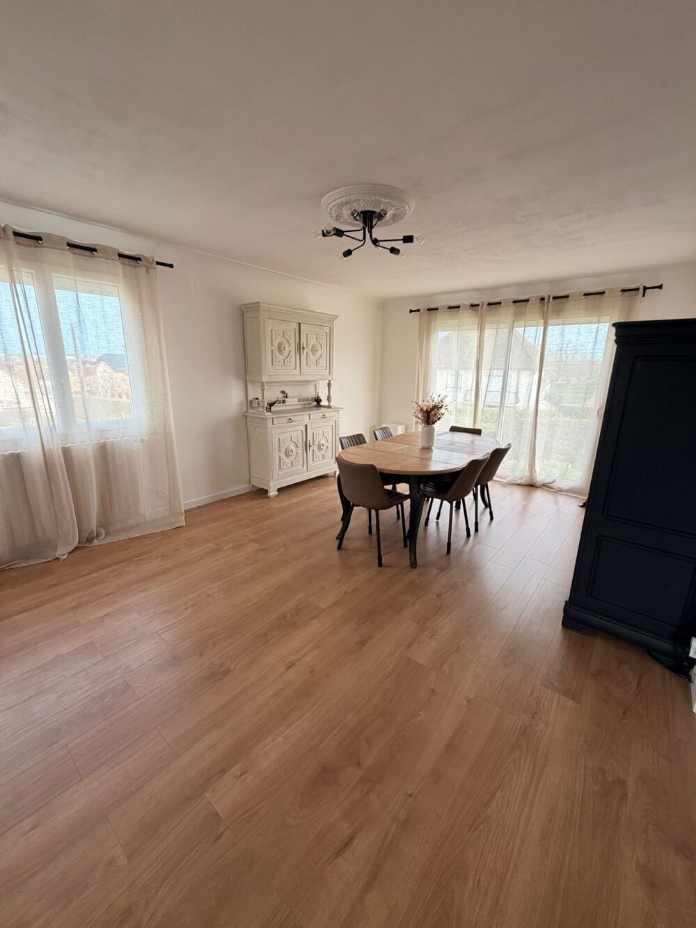 Vente Maison Maison familiale 4 chambres � 116 m� � sous-sol complet � Connerr�