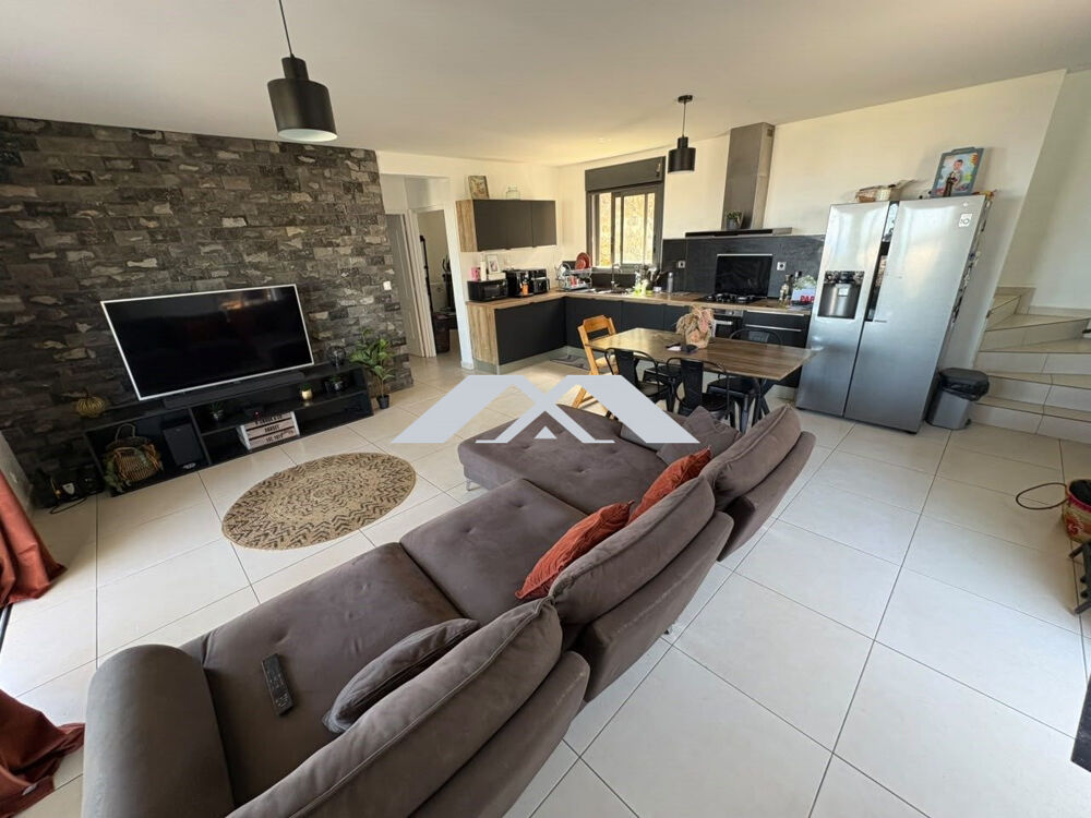 VILLA AVEC PISCINE ET VUE MER  SAINT-JOSEPH