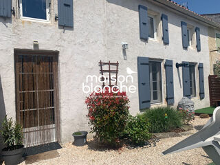 Vente Maison CHARENTAISE PROCHE SURGERES - 3 PIECES - EXTERIEUR Saint-pierre-la-noue