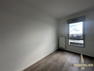  Appartement à louer 4 pièces 80 m²
