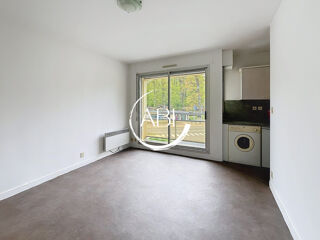  Appartement à louer 2 pièces 33 m²