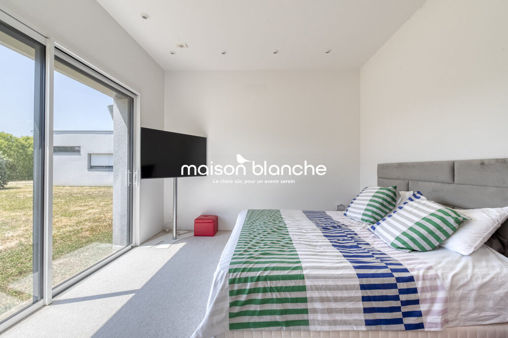 MAISON CONTEMPORAINE D'EXCEPTION  À 20 MIN AU NORD D'ANG