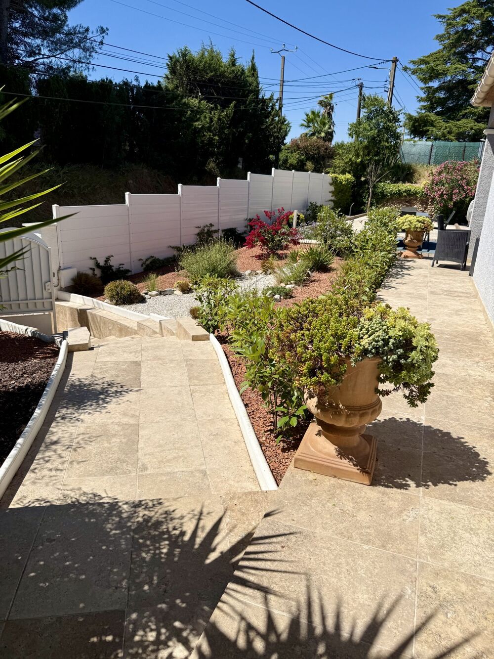 Villa contemporaine de 137 m² avec piscine, appartement indépe