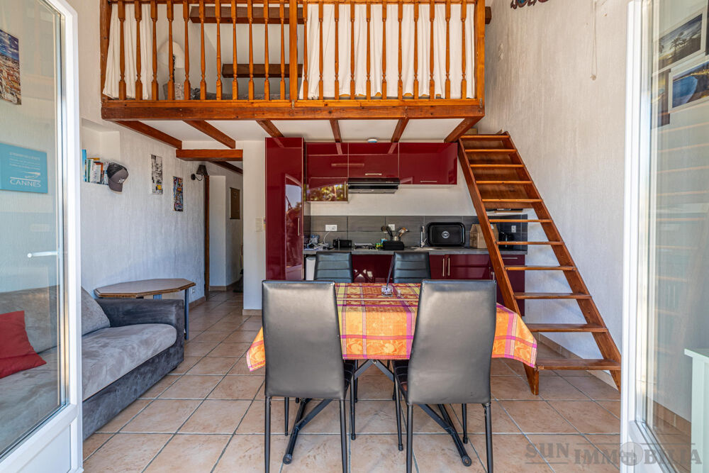 à vendre  Maison Cagnes-sur-Mer (06800)