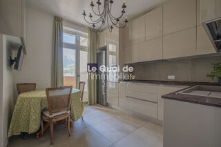  Appartement à louer 5 pièces 134 m²