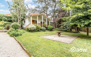  Maison à vendre 15 + pièces 345 m²
