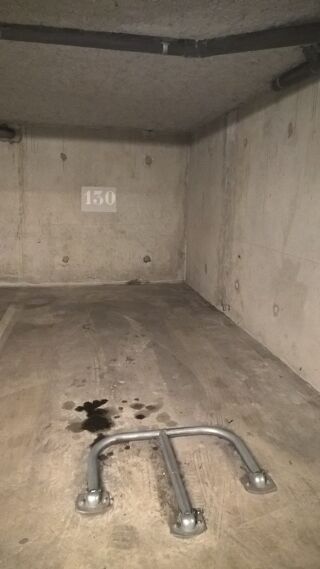  Parking / Garage à louer 12 m²