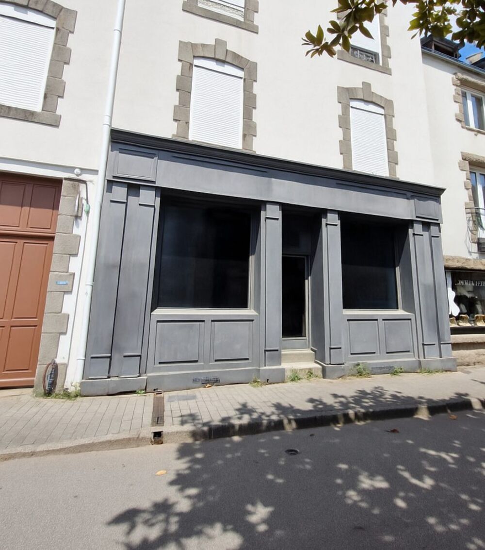   VANNES CENTRE VILLE - Local commercial de 80 m² avec vitrine 