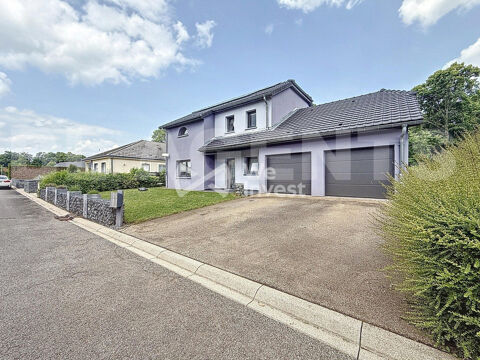   Maison familiale 153 m� avec piscine & terrain 900 m� � sect Maison - 10 pi�ce(s) - 153 m�