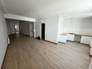  Appartement à louer 4 pièces 103 m²