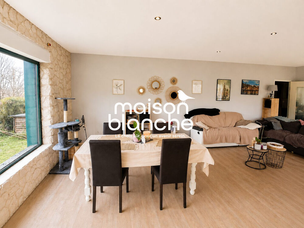 Maison 10 pièces 239 m² · à Secondigny · 239 m² · 223 650 €