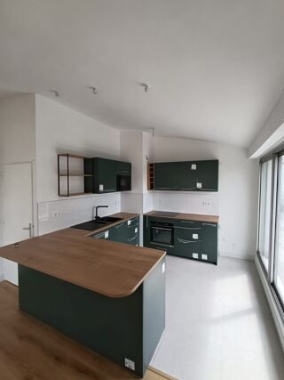  Appartement à louer 4 pièces 98 m²