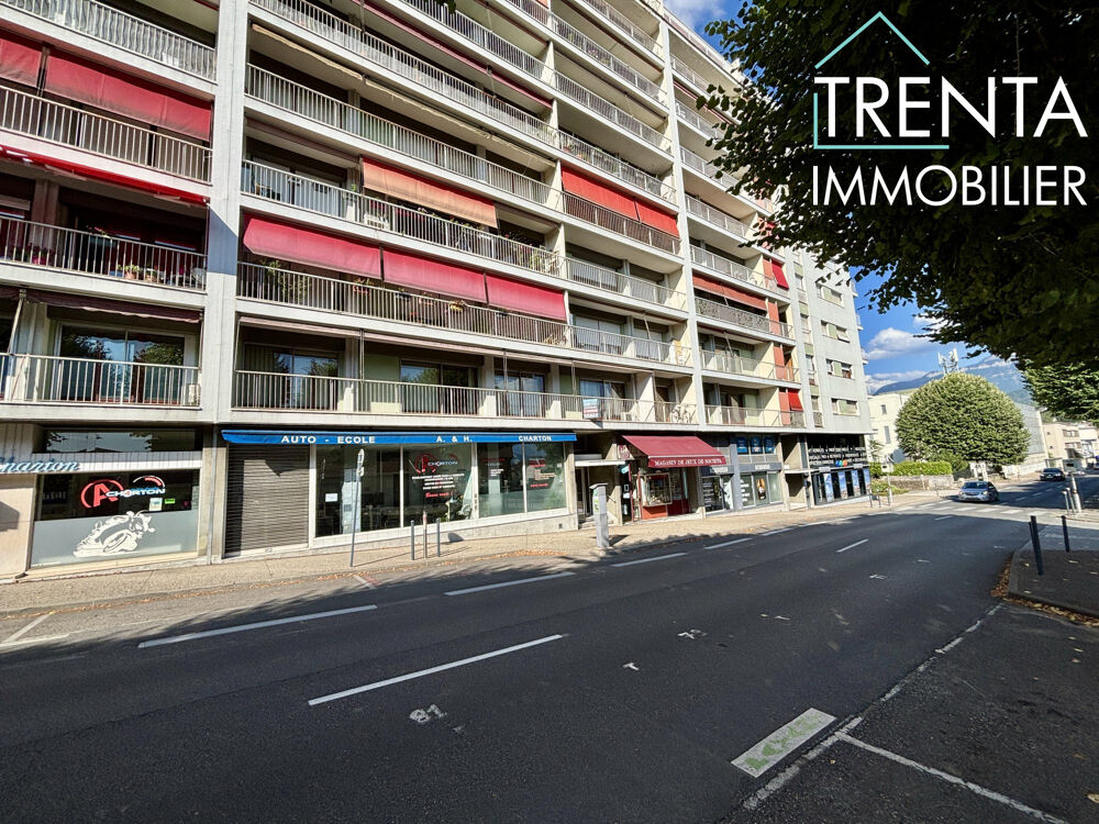 À vendre  Plateau de 115 m² à Voiron
