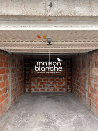  Parking / Garage à louer 3 m²