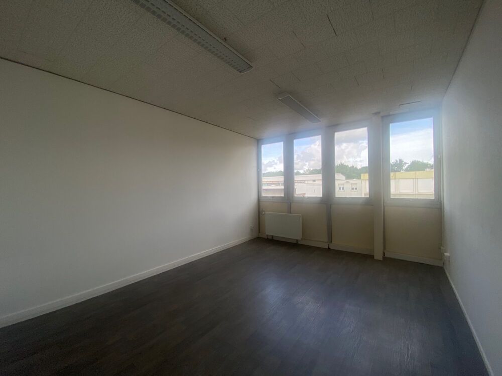   Bureaux en R+1 de 245 m² situé à LIMOGES ! Limoges