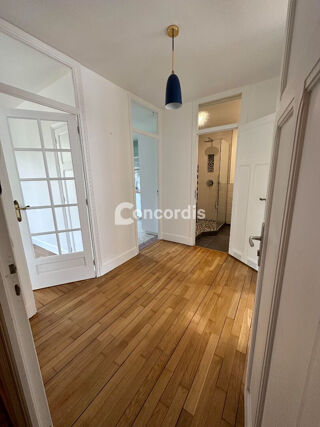  Appartement à louer 3 pièces 67 m²