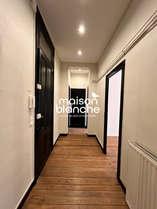  Appartement à louer 3 pièces 97 m²